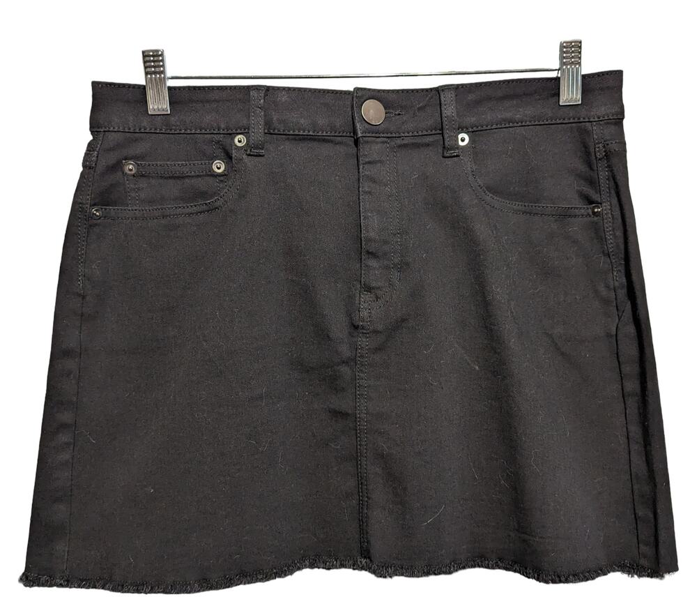 NWOT No Boundaries Mid Rise Black Distressed Frayed Hem Mini Skirt 15